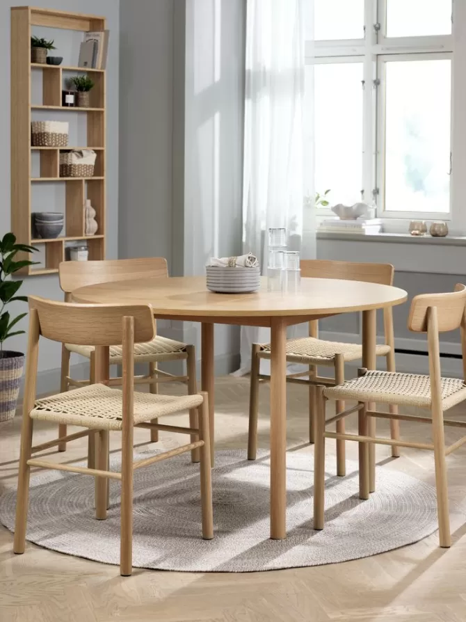 Shop ALSTED Ø120 bord eg + 4 ISLEV stole u/armlæn eg Spisebordssæt