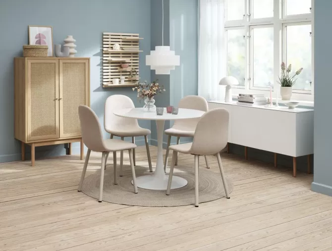 Discount RINGSTED Ø100 bord hvid + 4 EJSTRUP stole beige Spisebordssæt