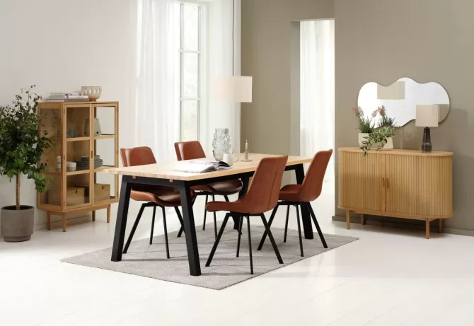 Flash Sale SKOVLUNDE L200 bord eg natur + 4 HYGUM stole cognac Spisebordssæt
